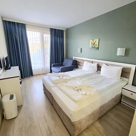 Elegance Ξενοδοχείο 3*